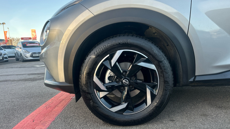 Nissan Juke 1.0 DiG-T 114 N-Connecta 5dr Petrol Hatchback